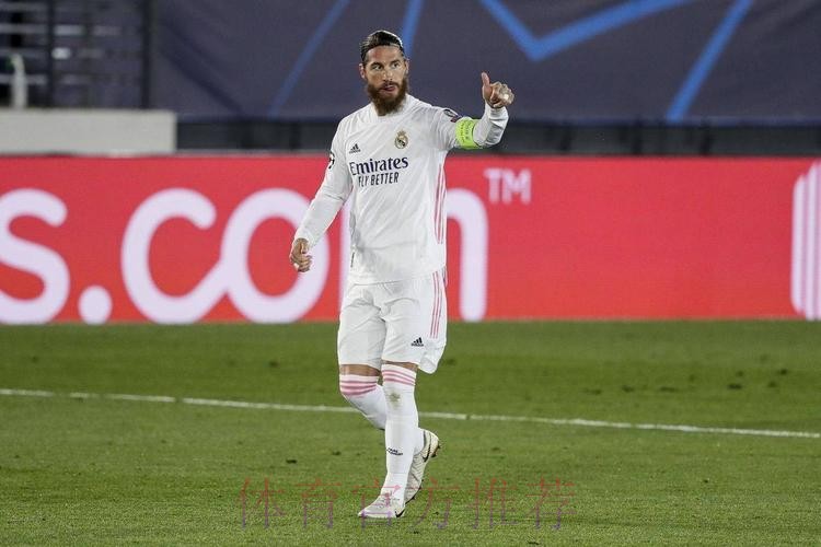 裁判专家：拉莫斯肘部侵占皮球运行空间应给点球